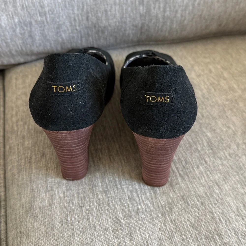 Toms Michelle Black Suede Peep Toe Wedge Sandals Women’s Size 7.5